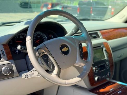 Used 2009 Chevrolet Tahoe LTZ AWD/4WD image 8