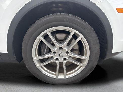 Used 2023 Porsche Cayenne Base image 13