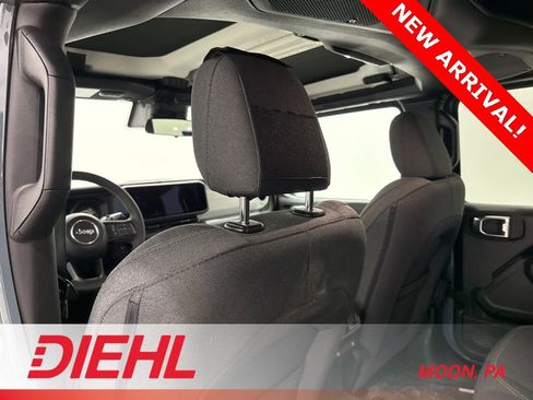 Used 2024 Jeep Wrangler Sport S image 17
