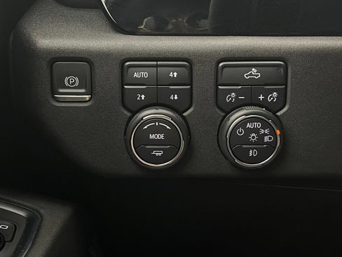 Used 2024 Chevrolet Silverado 1500 RST AWD/4WD image 21