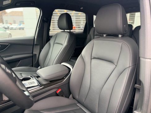 Certified 2025 Audi Q7 3.0T Premium Plus image 11