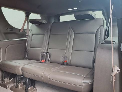 Used 2024 GMC Yukon XL Denali w/ Denali Reserve Package AWD/4WD image 9
