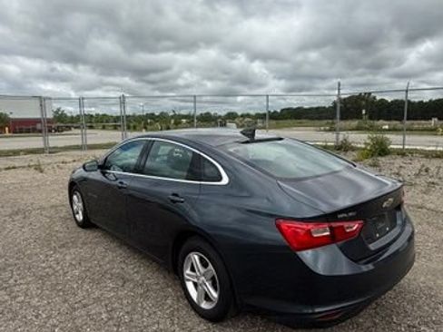 Used 2020 Chevrolet Malibu LS w/ LPO, Convenience Package 1 FWD image 4