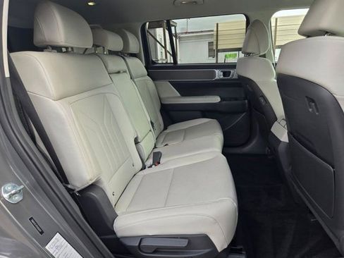 Used 2025 Hyundai Santa Fe SEL FWD image 26