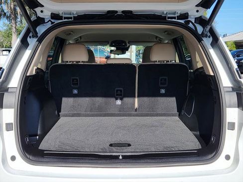 Certified 2022 Jeep Grand Cherokee Limited w/ MOPAR Finishing Package image 9