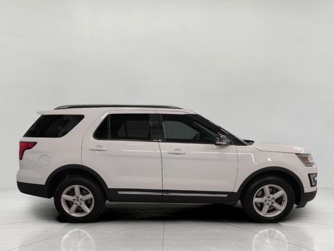 Certified 2017 Ford Explorer XLT AWD/4WD image 11