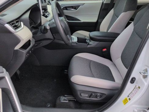 Certified 2025 Toyota RAV4 XLE w/ Convenience Package AWD/4WD image 8