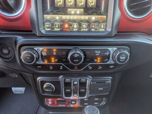 Used 2019 Jeep Wrangler Unlimited Rubicon AWD/4WD image 22