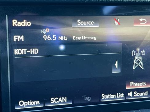 Used 2018 Lexus IS 300 image 19