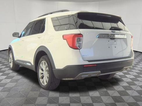 Used 2023 Ford Explorer XLT w/ Equipment Group 202A image 4