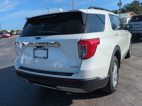 Certified 2022 Ford Explorer XLT w/ Equipment Group 202A image 4