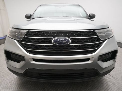 Used 2024 Ford Explorer XLT AWD/4WD image 21