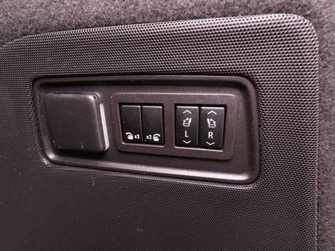 Used 2023 Cadillac Escalade Sport AWD/4WD image 40