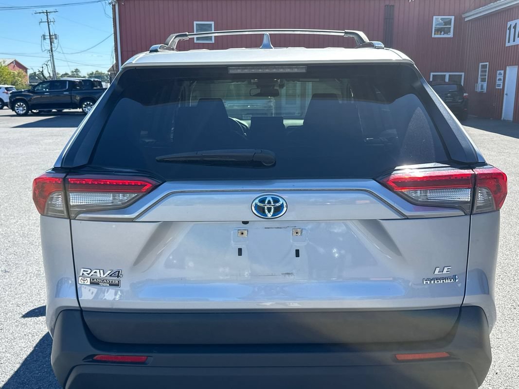 Used 2020 Toyota RAV4 LE w/ Carpet Mat Package AWD/4WD image 4