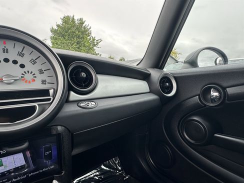 Used 2010 MINI Cooper Convertible FWD image 27