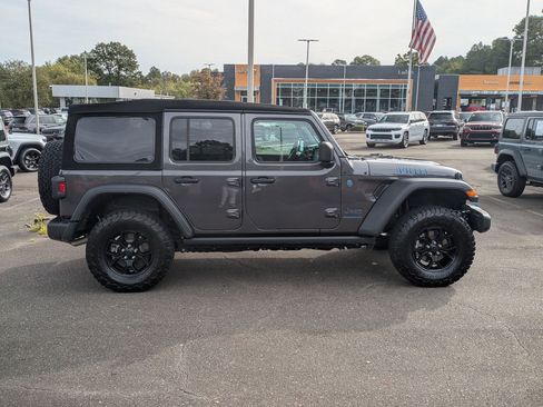 Used 2024 Jeep Wrangler Willys image 5