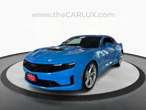Used 2022 Chevrolet Camaro LT w/ Technology Package image 3