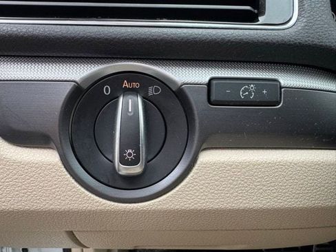 Used 2018 Volkswagen Passat 2.0T R-Line image 11