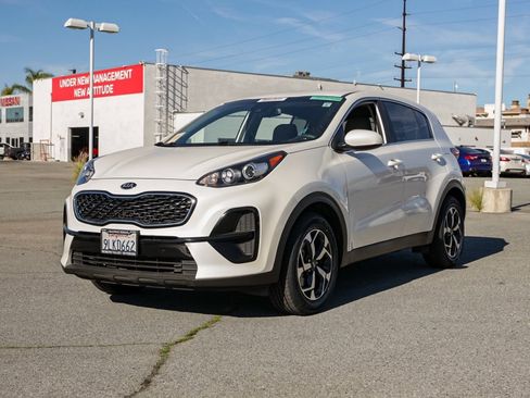 Used 2022 Kia Sportage LX image 8