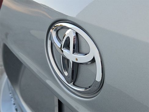 Used 2023 Toyota Highlander Platinum image 18