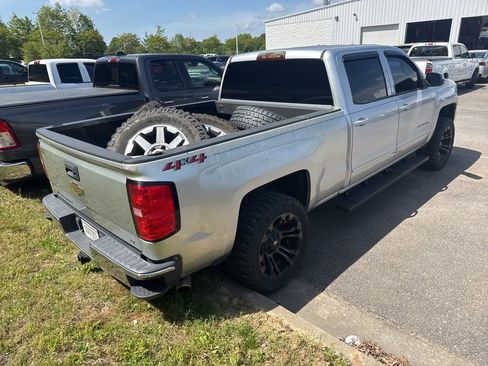 Used 2018 Chevrolet Silverado 1500 LT w/ Trailering Package AWD/4WD image 3