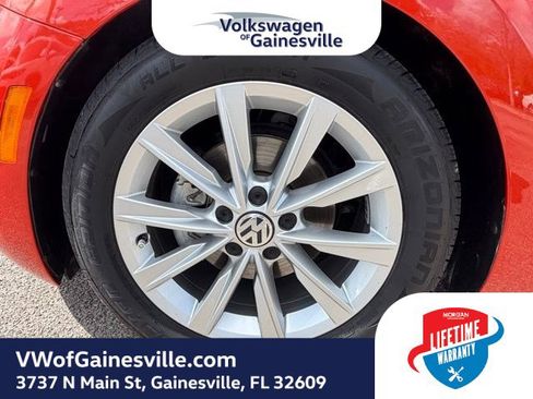 Used 2018 Volkswagen Beetle 2.0T S w/ Style & Comfort Package image 24