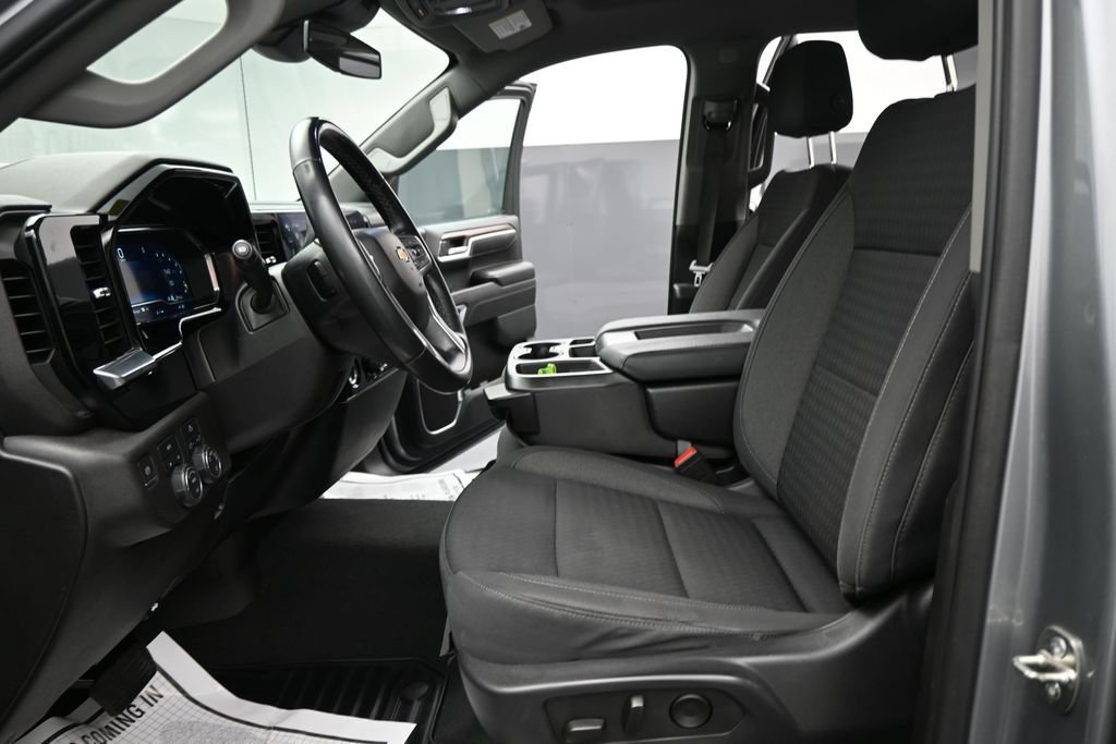 Used 2023 Chevrolet Silverado 1500 LT AWD/4WD image 9