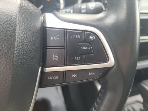 Used 2023 Toyota Highlander XLE image 22