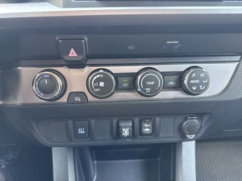 Used 2019 Toyota Tacoma SR5 AWD/4WD image 33