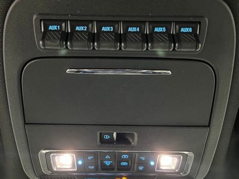 Used 2025 Ford F450 Platinum w/ FX4 Off-Road Package AWD/4WD image 41