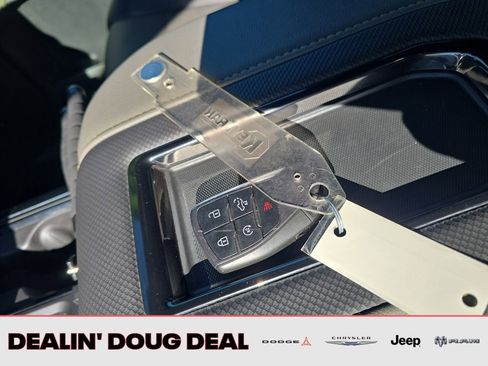 Used 2022 Chevrolet Silverado 1500 ZR2 w/ Technology Package AWD/4WD image 30