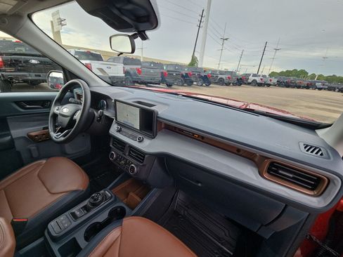 Used 2024 Ford Maverick Lariat FWD image 32