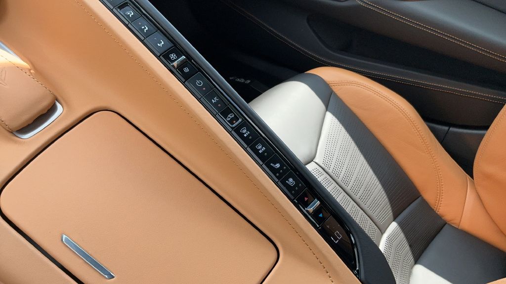 Used 2021 Chevrolet Corvette Stingray Premium Conv w/ Z51 Performance Package RWD image 12