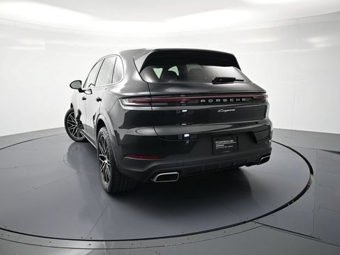 Certified 2026 Porsche Cayenne AWD/4WD image 35