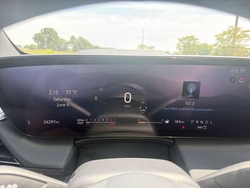 Used 2025 Buick Enclave Preferred AWD/4WD image 28