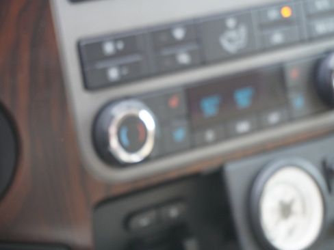 Used 2011 Ford F250 Lariat w/ Lariat Interior Pkg image 29