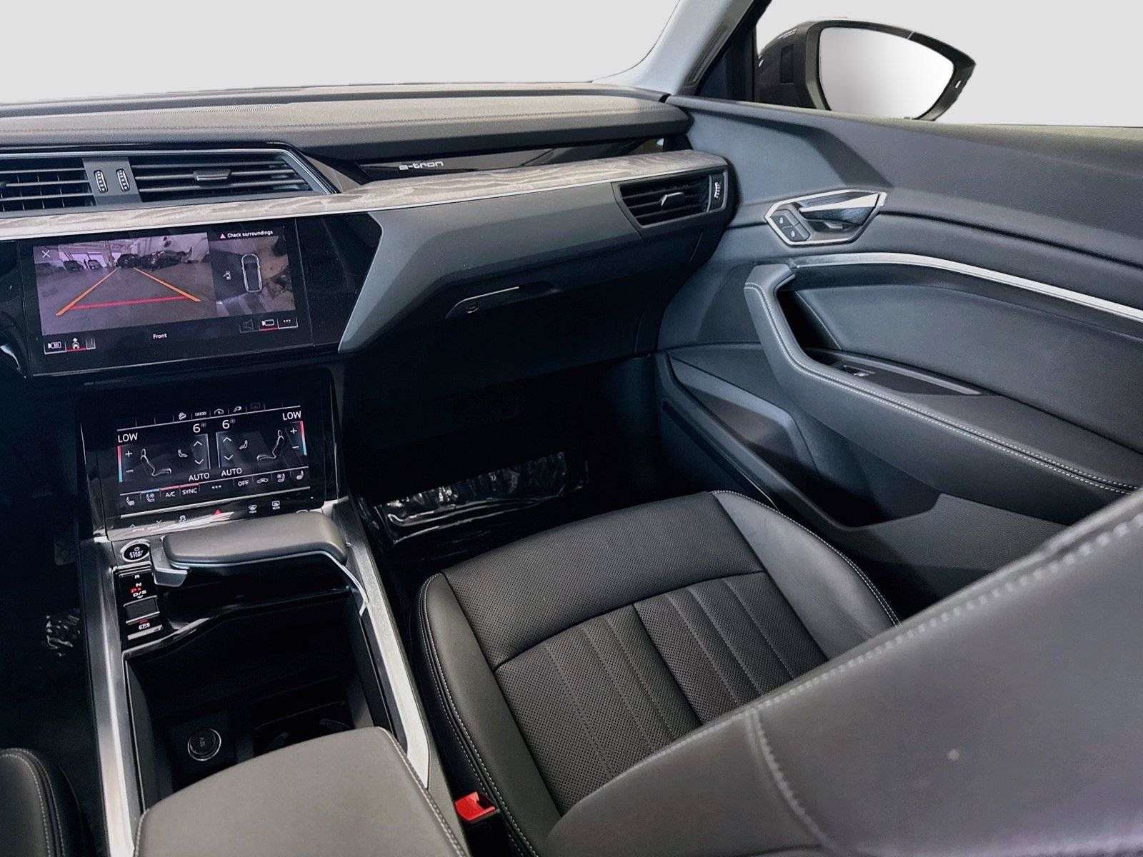 Certified 2024 Audi Q8 e-tron Premium Plus w/ Premium Plus Package AWD/4WD image 24