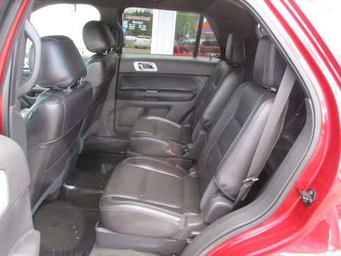 Used 2013 Ford Explorer XLT AWD/4WD image 19