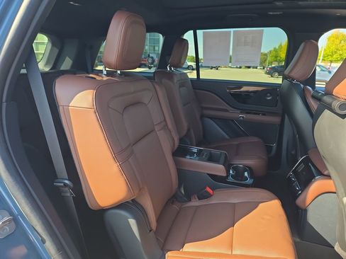Used 2025 Lincoln Aviator Reserve w/ Illumination Package image 48