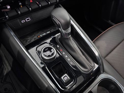 Certified 2024 GMC Canyon AT4 w/ AT4 Premium Package image 25