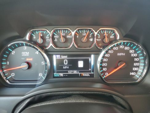 Used 2017 Chevrolet Suburban Premier AWD/4WD image 19
