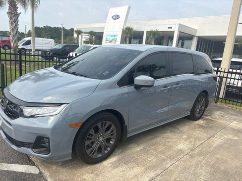 Used 2025 Honda Odyssey Touring image 6