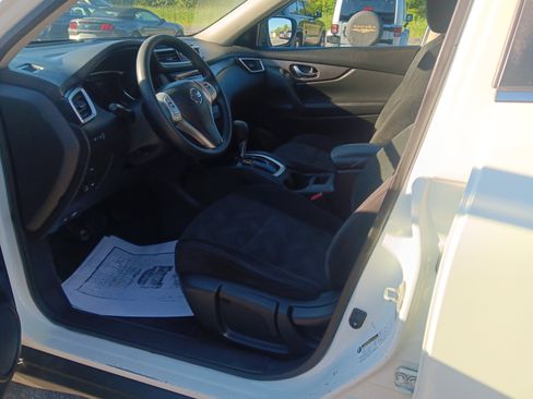 Used 2016 Nissan Rogue S w/ Appearance Package AWD/4WD image 8