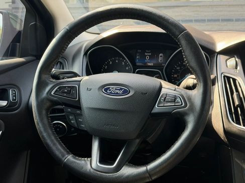 Used 2017 Ford Focus Titanium w/ Titanium Technology Package FWD image 29