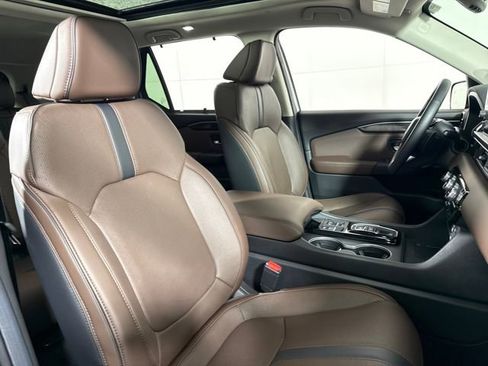 Used 2025 Honda Pilot Elite image 10