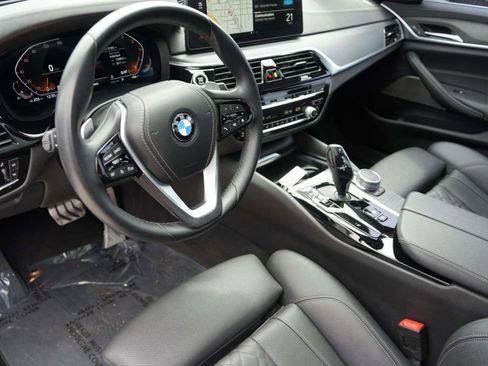 Used 2022 BMW 530i w/ Premium Package RWD image 13