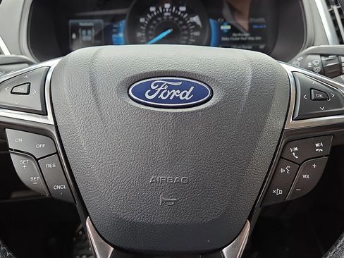 Used 2024 Ford Edge Titanium AWD/4WD image 30