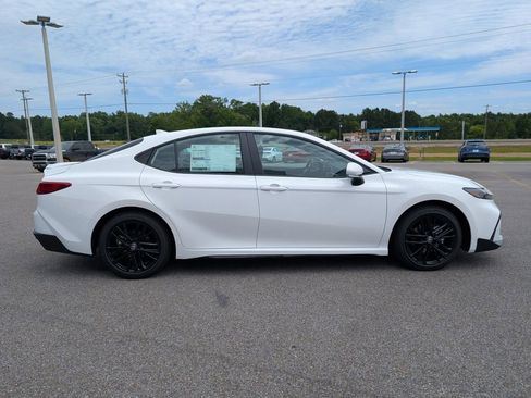 New 2026 Toyota Camry SE FWD image 6
