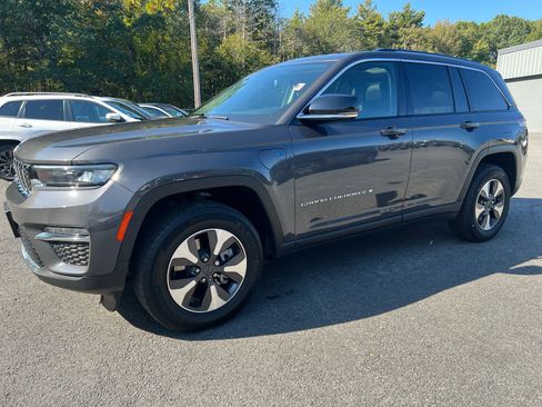 Used 2024 Jeep Grand Cherokee Limited 4xe image 8