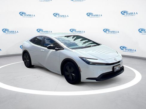 Used 2023 Toyota Prius FWD image 7